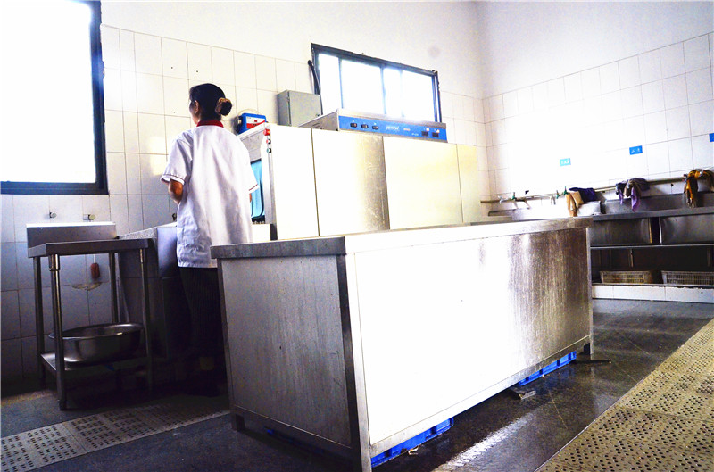 西華大學學校食堂麻豆免费电影网設備現場圖片