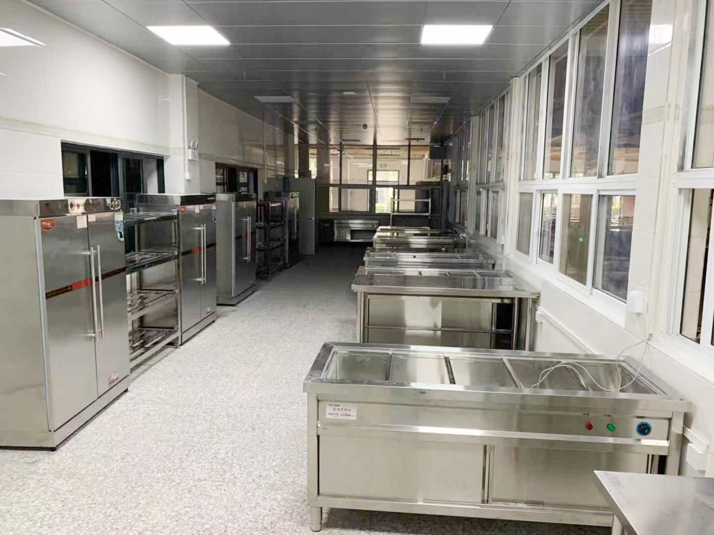 職工食堂麻豆免费电影网設備2
