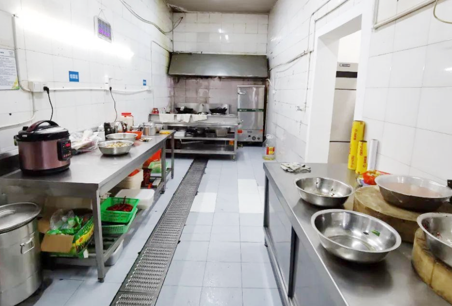 食堂麻豆免费电影网設備之明溝